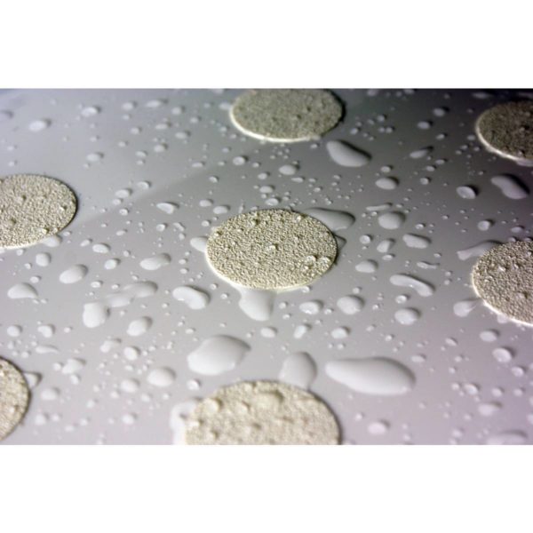 Protizdrsne nalepke za tuš ali kad - varnostne nalepke nameščene v kopalnici